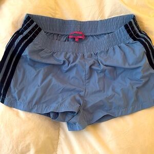 Niki Nylon Shorts Edikted